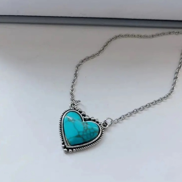 NEW Boho Turquoise Heart Necklace - Picture 1 of 1